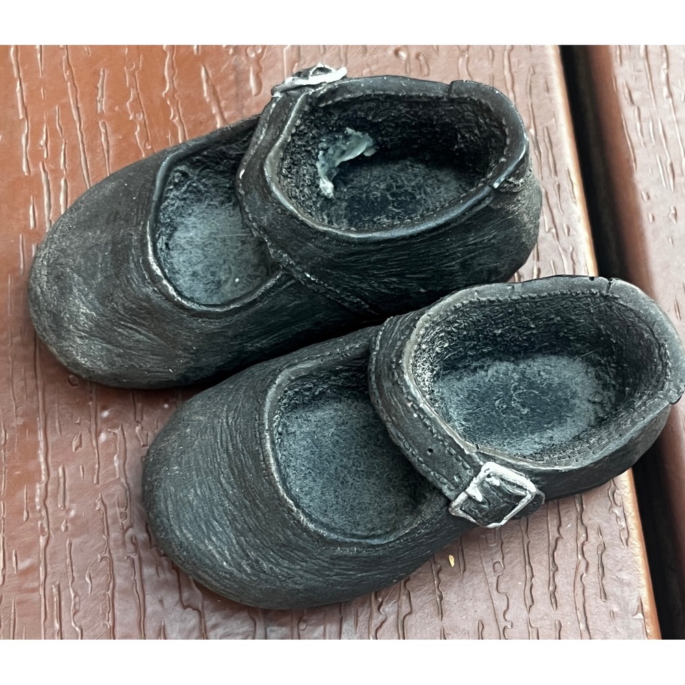 Keypoint Miniature Black Mary Jane Shoes Resin Figurine Decorative Doll Shoes